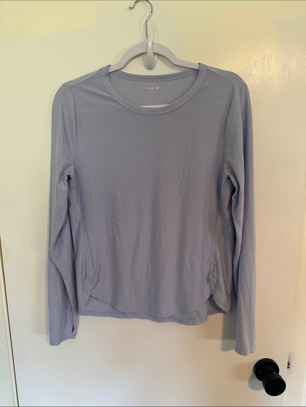 Old Navy Active Light Blue Long-Sleeve Crewneck Tee size medium